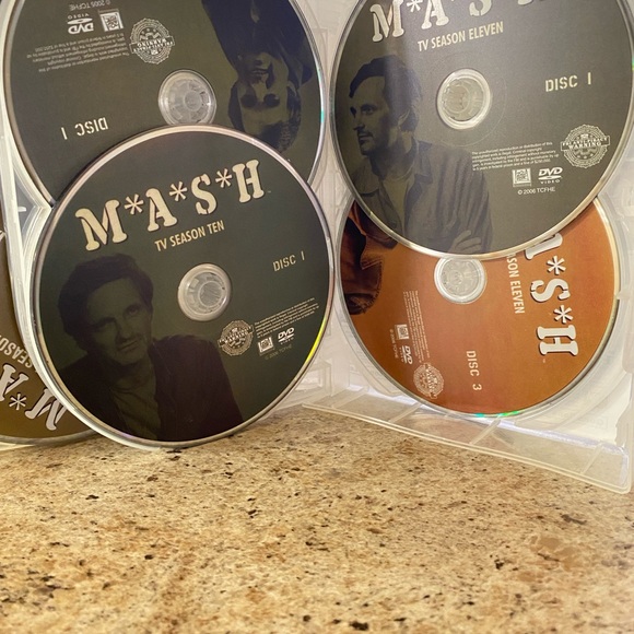 M*A*S*H The Complete Collection - Picture 6 of 6